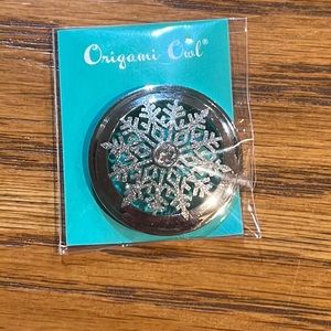 Origami owl snowflake face